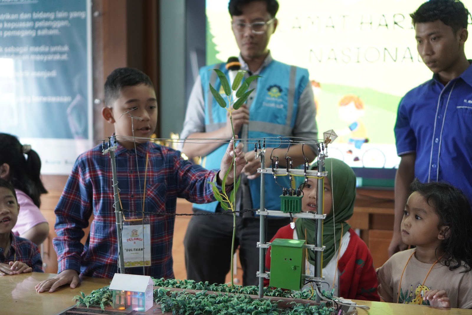 Meriahkan Hari Anak Nasional, PLN UP3 Garut Laksanakan Kegiatan Edukasi dan Lomba Ketenagalistrikan Untuk Anak-Anak1