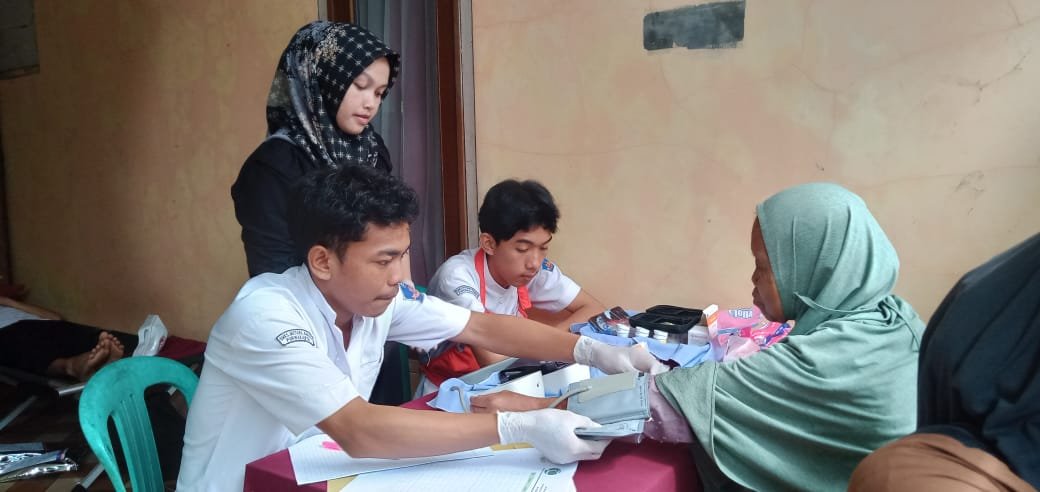 Ponpes Al-Husaeniyah Gelar Giat Sosial Cek Kesehatan Gratis & Donor Darah1